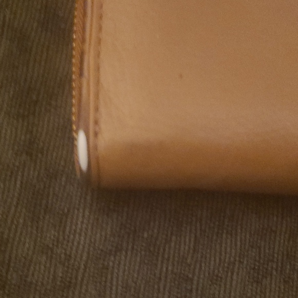Tory Burch tote/matching wallet, used, had visible wear and tear. See photos. - Picture 12 of 14